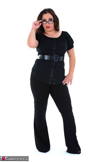 TAC Amateurs invite you to explore free pictures featuring Kimberly Scott has a hot form