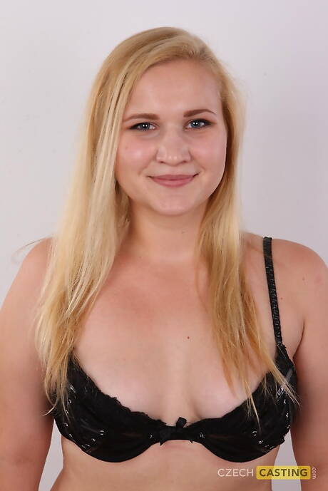 Czech Casting  are excited to present you with a xxx picture gallery showcasing Jana exhibit hot body