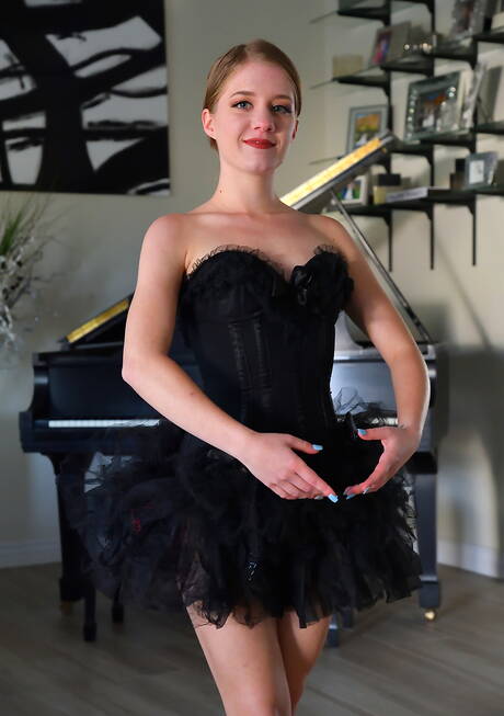 FTV Girls invite you to explore free pictures featuring Dakota in scene with inserting a toy in cunt