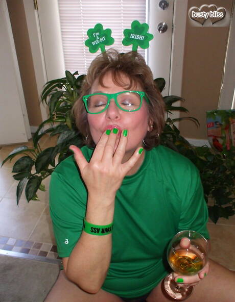 TAC Amateurs are excited to present you with a xxx photo gallery showcasing Busty Bliss in blowjob porn scene